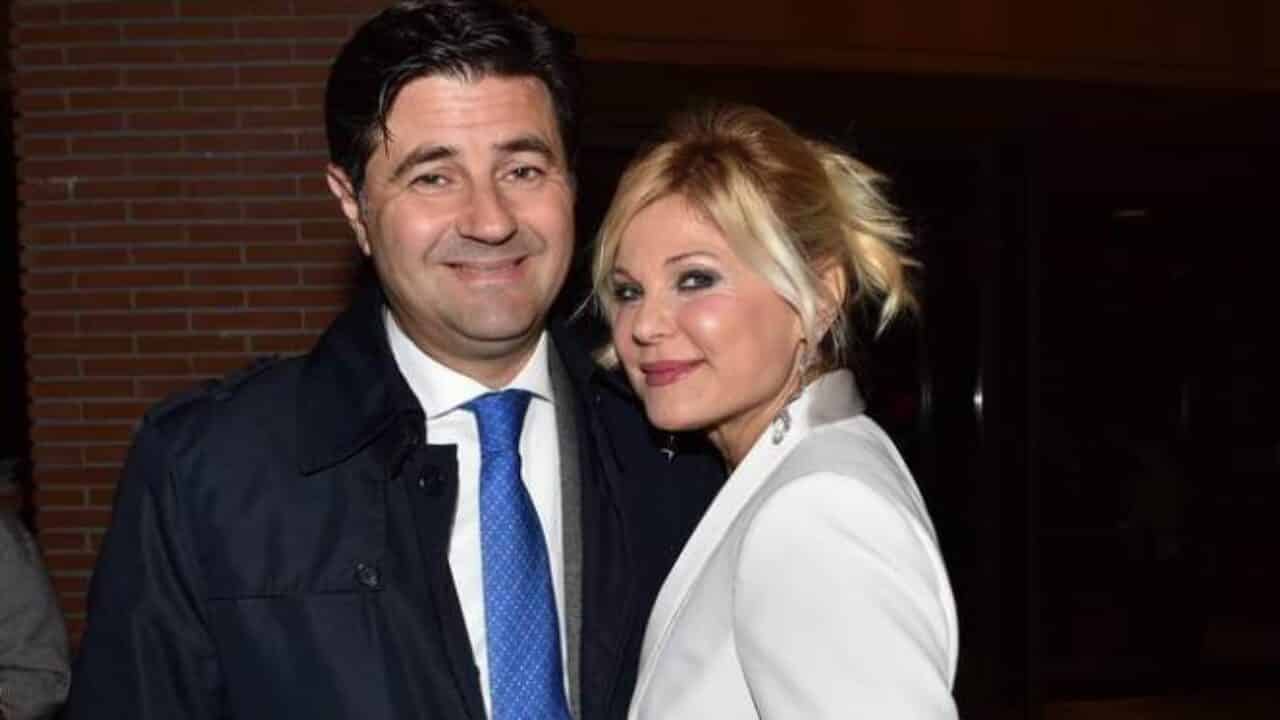 Il dolore di Patrizia Pellegrino per la morte del padre Mario e del fratello Aldo: “La droga lo ha distrutto”