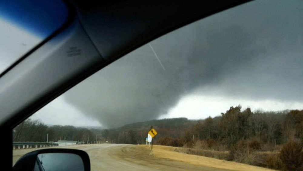 Usa, potente tornado in Iowa: 6 morti, tra cui due bambini