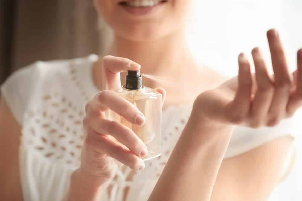 Profumi per donna: una espressione di personalità