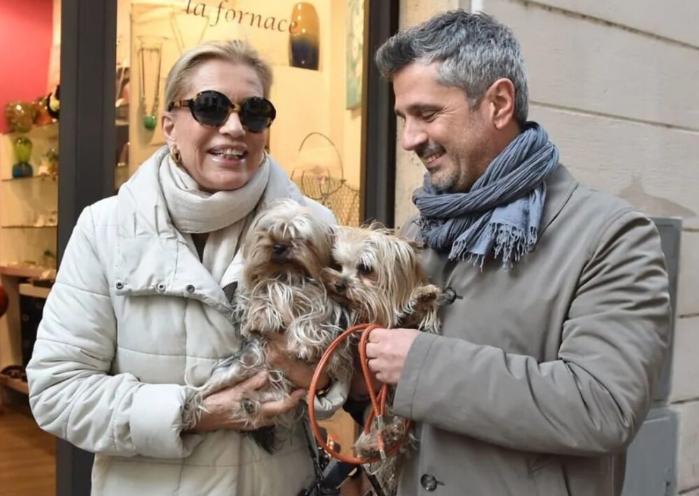 Catherine Spaak, chi è l’ultimo marito Vladimiro Tuselli: “Lui è stato l’amore della mia vita” Catherine Spaak e l'ex Marito Vladimiro Tuselli