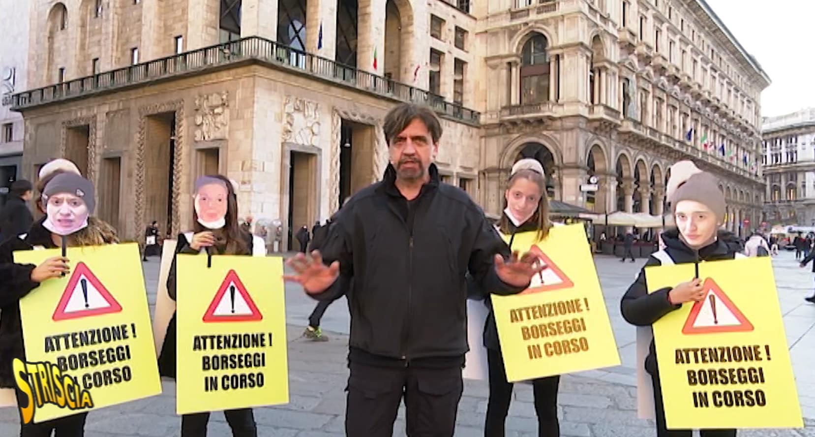 Le borseggiatrici incinte vanno rilasciate: questa sera a Striscia la Notizia Borseggiatrici - Striscia la Notizia