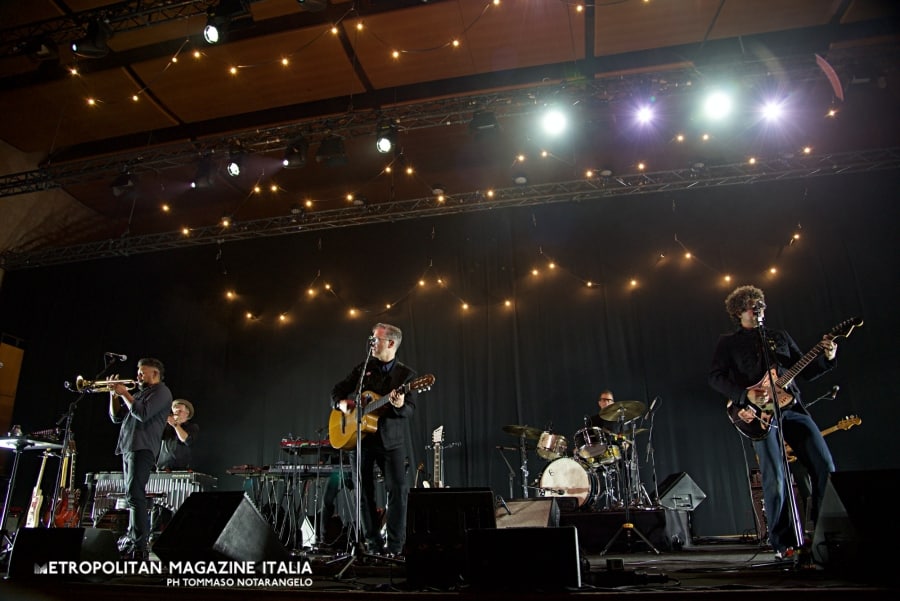 Calexico, le foto del concerto all’Auditorium Parco Della Musica di Roma Calexico live Auditorium Parco Della Musica Roma 26.04.2022 - Ph © Tommaso Notarangelo
