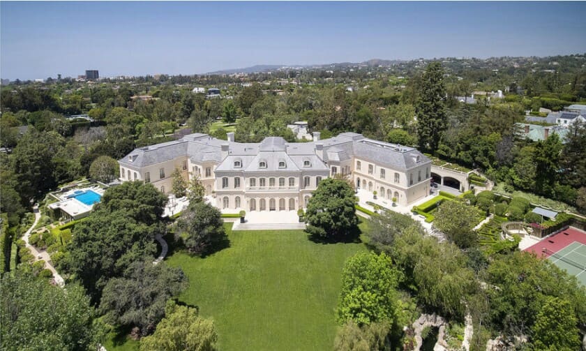 Jennifer Lopez e Ben Affleck interessati alla mega villa “The Manor”, la più grande di Los Angeles Jennifer Lopez Ben Affleck - Photo Credits latimes.com