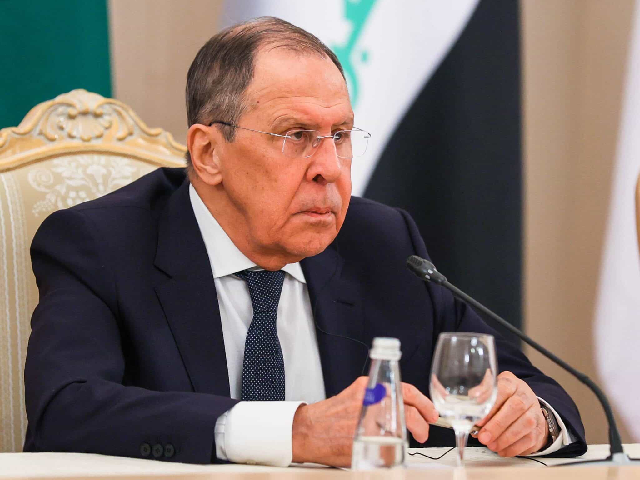 Il “monologo” negazionista di Lavrov e la faglia tra partiti