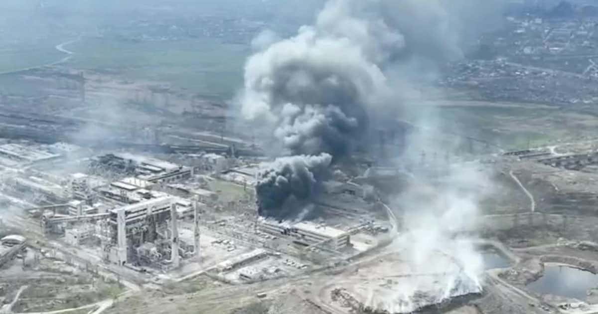 Ultimatum all’acciaieria di Mariupol, Mosca ha ordinato di radere al suolo Azovstal