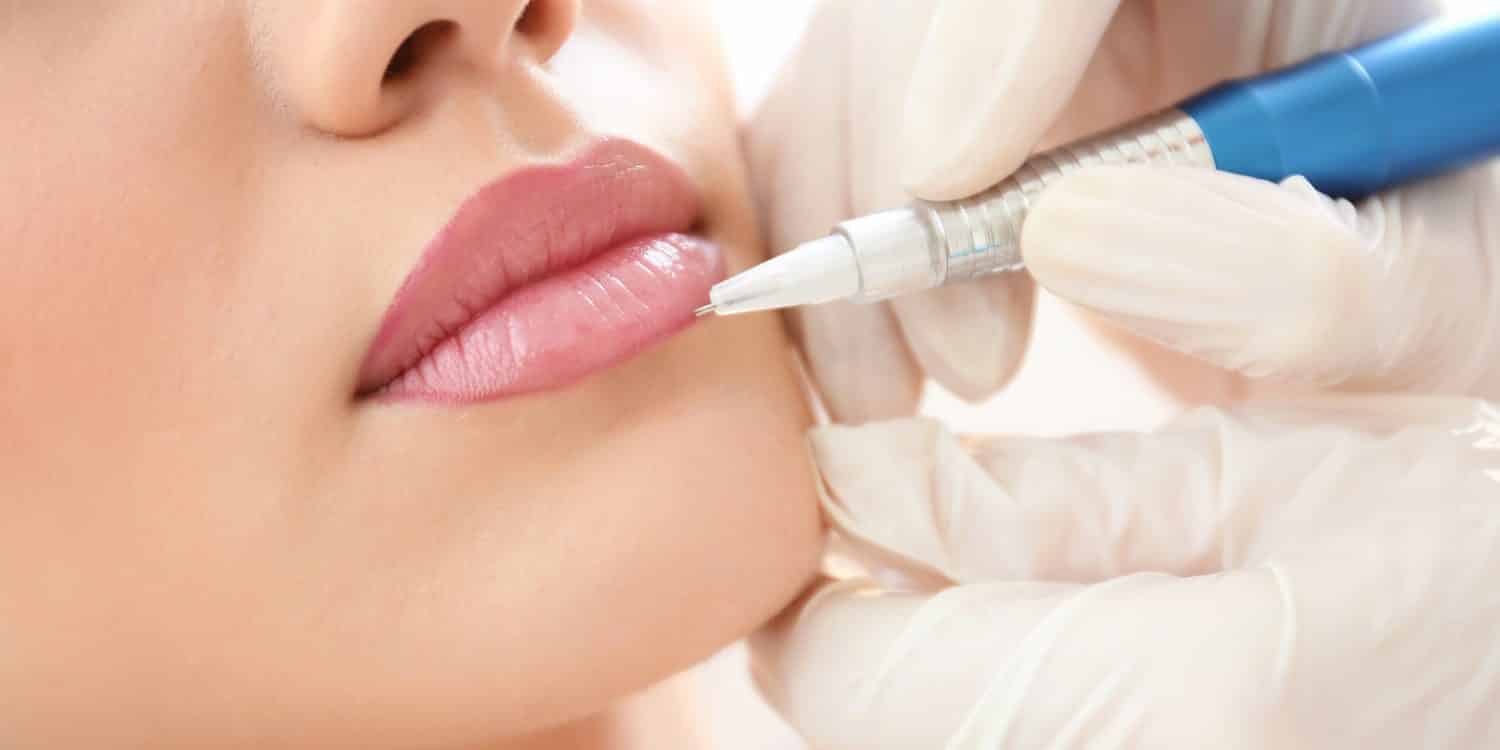 Il trucco permanente labbra