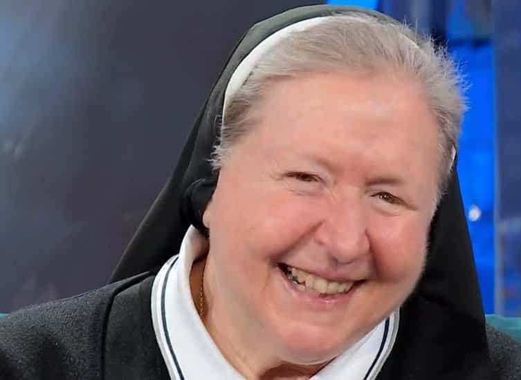 Suor Paola, curiosità e vita privata della nota tifosa della Lazio suor paola