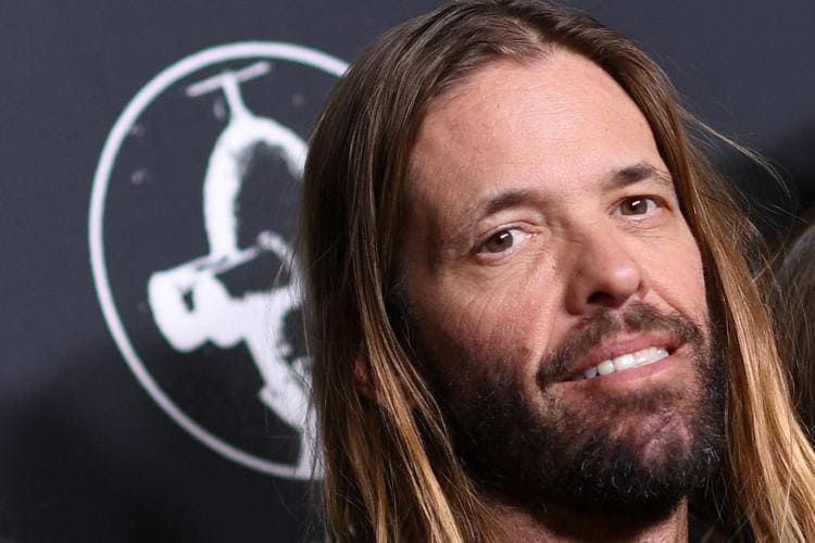 Grammy 2022, l’omaggio a Taylor Hawkins batterista dei Foo Fighters Grammy Taylor Hawkins - Photo Credits adkronos.com