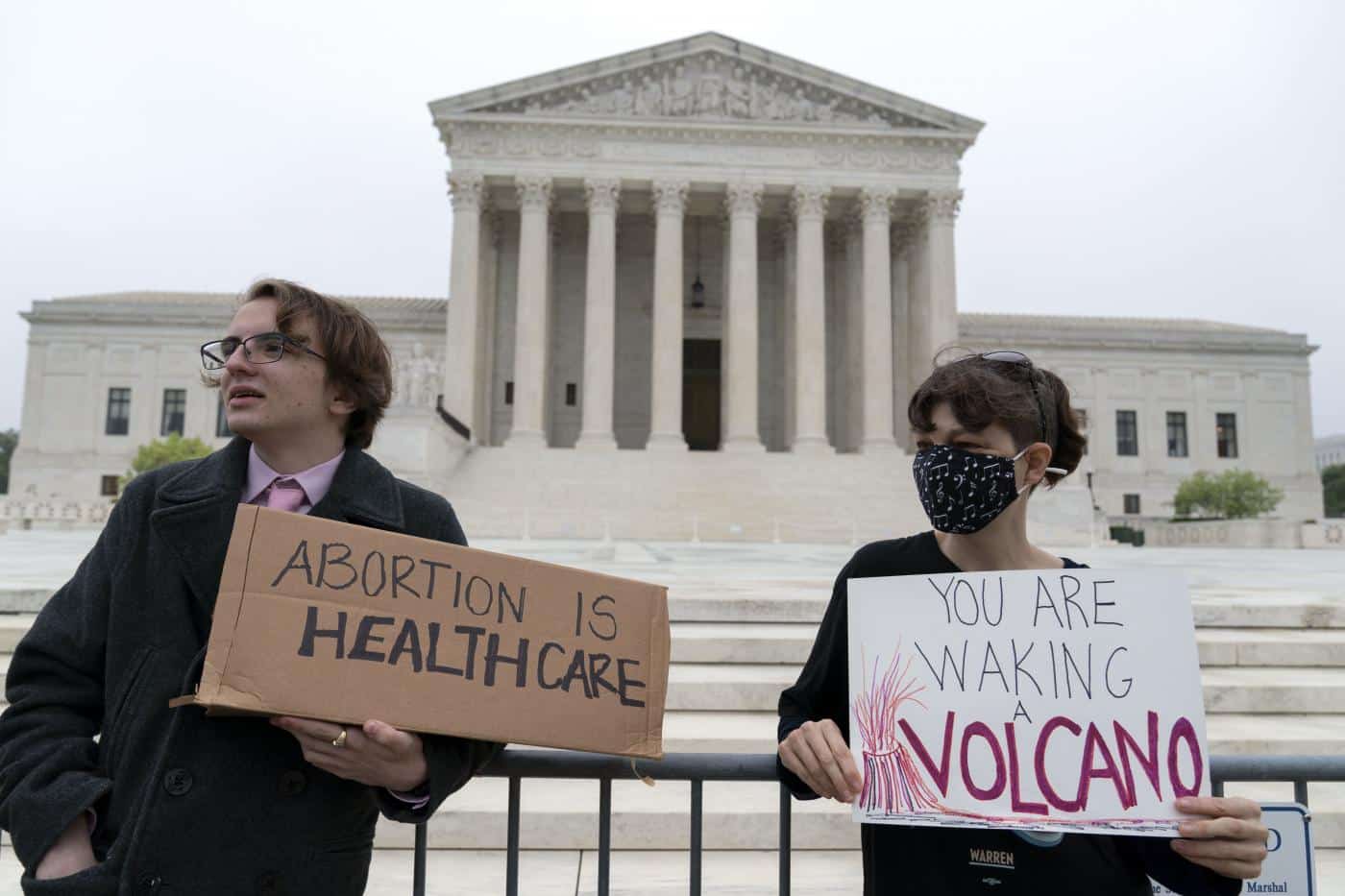 Biden contro la Corte Suprema sull’aborto: “Bisogna proteggere il diritto di scelta delle donne”