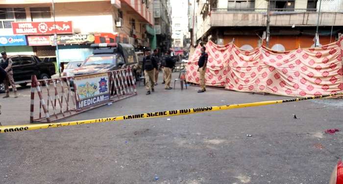 Pakistan: attentato suicida, uccisi 3 bambini e 3 soldati