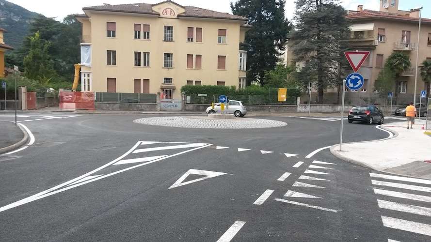 Costruzioni stradali: cosa sapere e chi chiamare