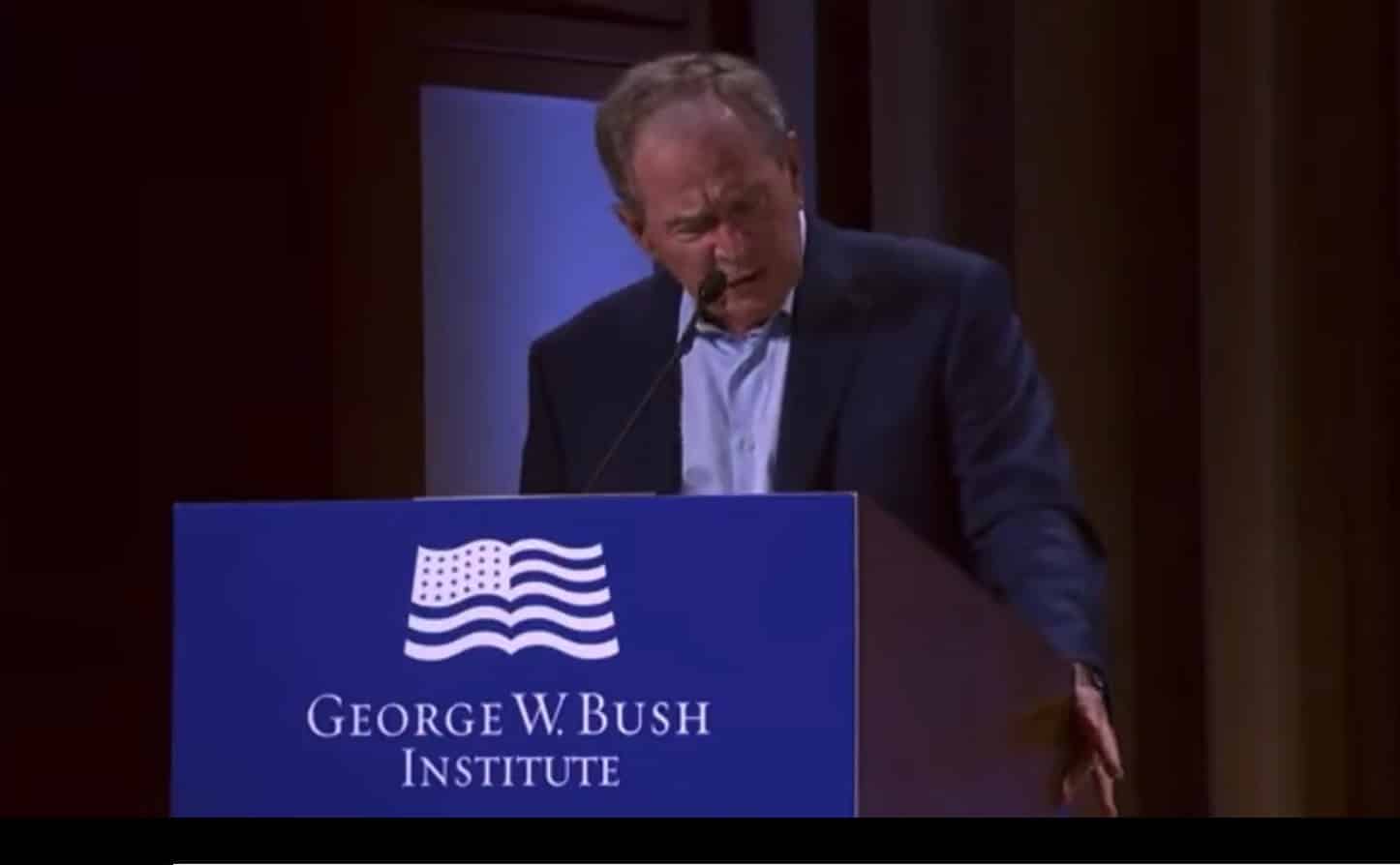 George W. Bush e il lapsus in Texas: “L’invasione ingiustificata dell’Iraq”