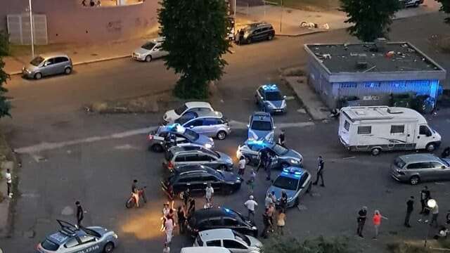 Maxi rissa tra inquilini a Milano: perquisizione in cerca di armi Milano maxi rissa tra inquilini Photo Credits Milano Today