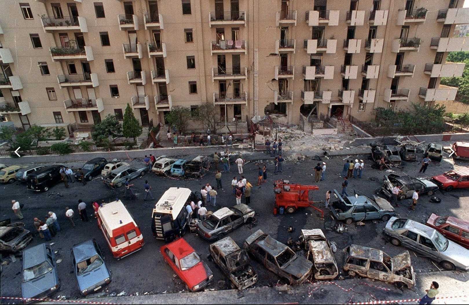 Il 19 luglio si ricorda la strage di via d’Amelio, dove ha perso la vita il giudice Borsellino Strage via d’Amelio photo credits wikipedia