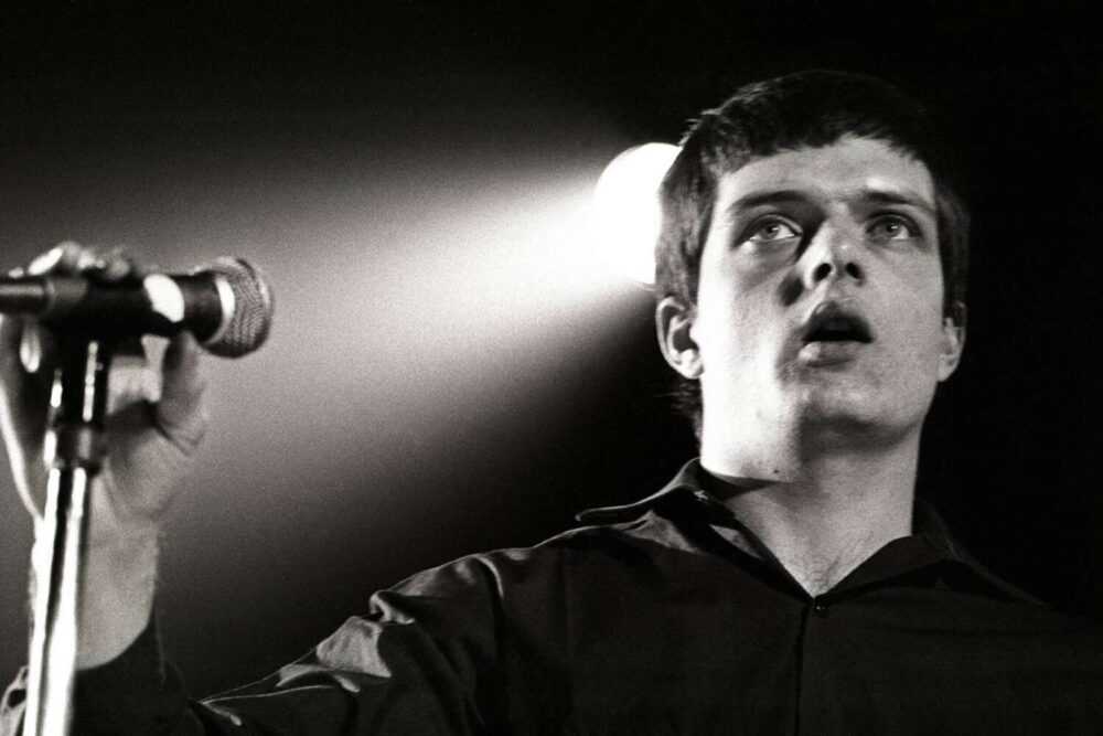 Ian Curtis, fondatore, cantante e paroliere dei Joy Division