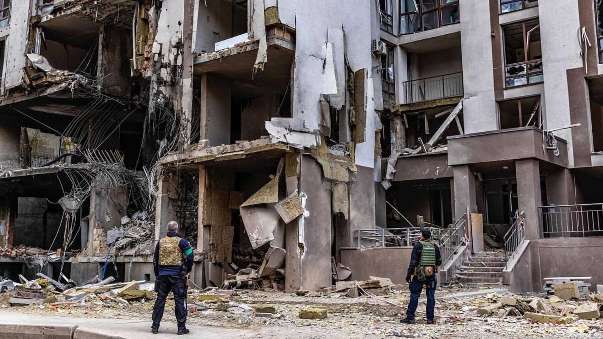 Guerra in Ucraina: missili sul Donetsk, 10 morti e 30 persone sotto le macerie ucraina missili