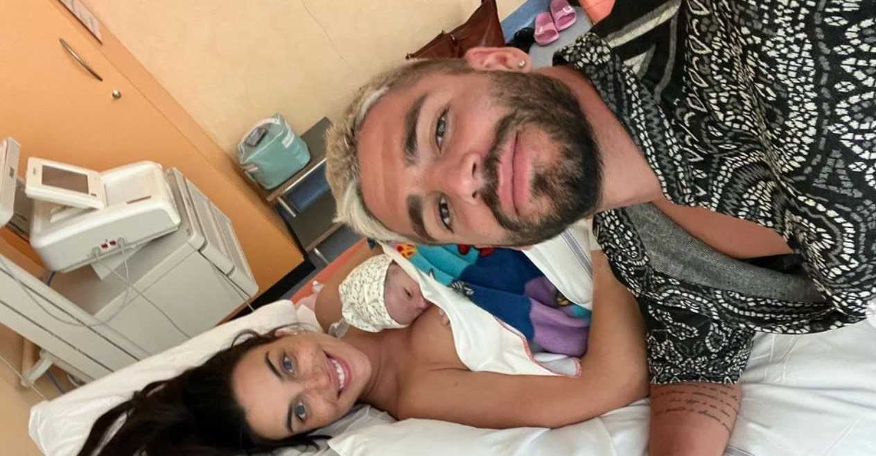 Nicole Mazzocato mamma: è nato Paolo il primo figlio Nicole Mazzocato è mamma: il fidanzato Armando Anastasio ed il figlio Paolo