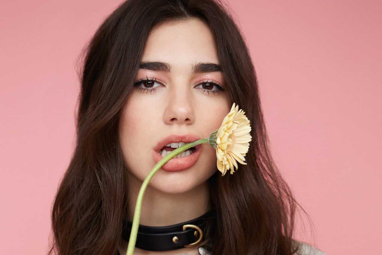 Dua Lipa non si esibirà in Qatar finché il Paese non rispetterà i diritti umani