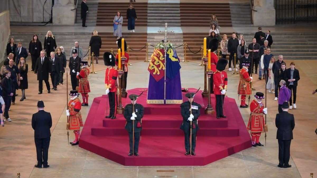 Funerali Regina Elisabetta, attesi i grandi della politica mondiale funerali regina elisabetta