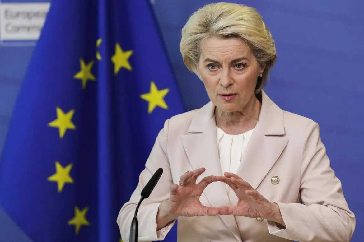 Ursula Von der Leyen ha annunciato che TikTok potrebbe sparire in Europa: “Conosciamo la pericolosità del social”