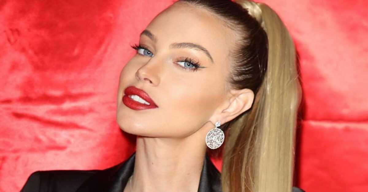 Lo sfogo sui social di Taylor Mega, la sorella in vacanza con l’ex: ” La sera del mio compleanno. Quanto sei carina per questo splendido regalo”