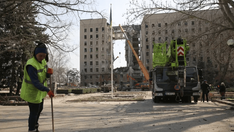 Primo bombardamento di marzo al Palazzo a Mykolaiv -Photo Credits: cbc.ca