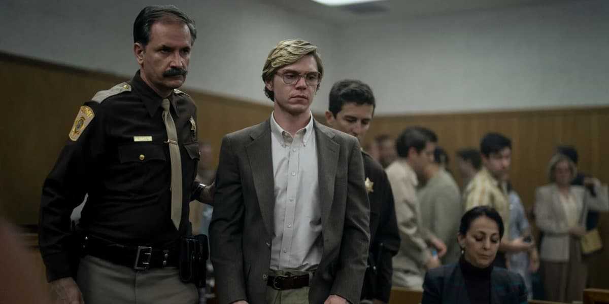Netflix, l’accusa dopo Dahmer-Mostro: “Tratta i killer come gli Avengers” Photo Credits: bastaste.it