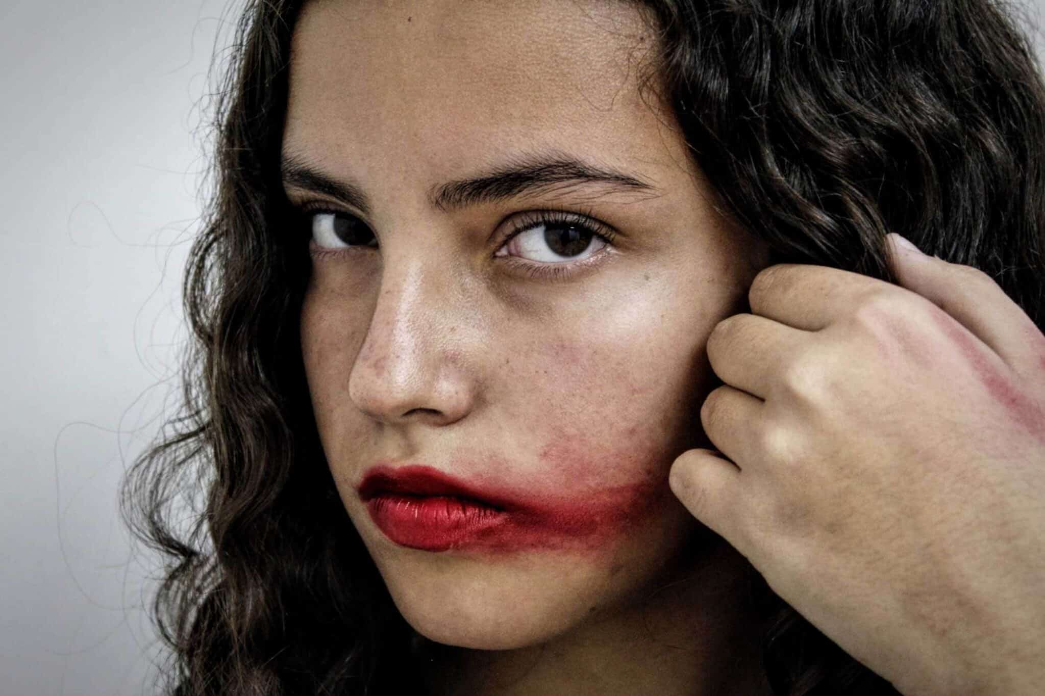 25 novembre, Giornata contro la violenza sulle donne: è un problema degli uomini