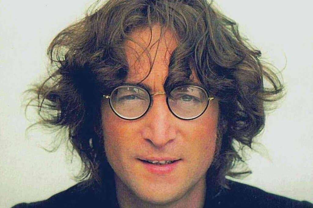 Giovane Holden John Lennon