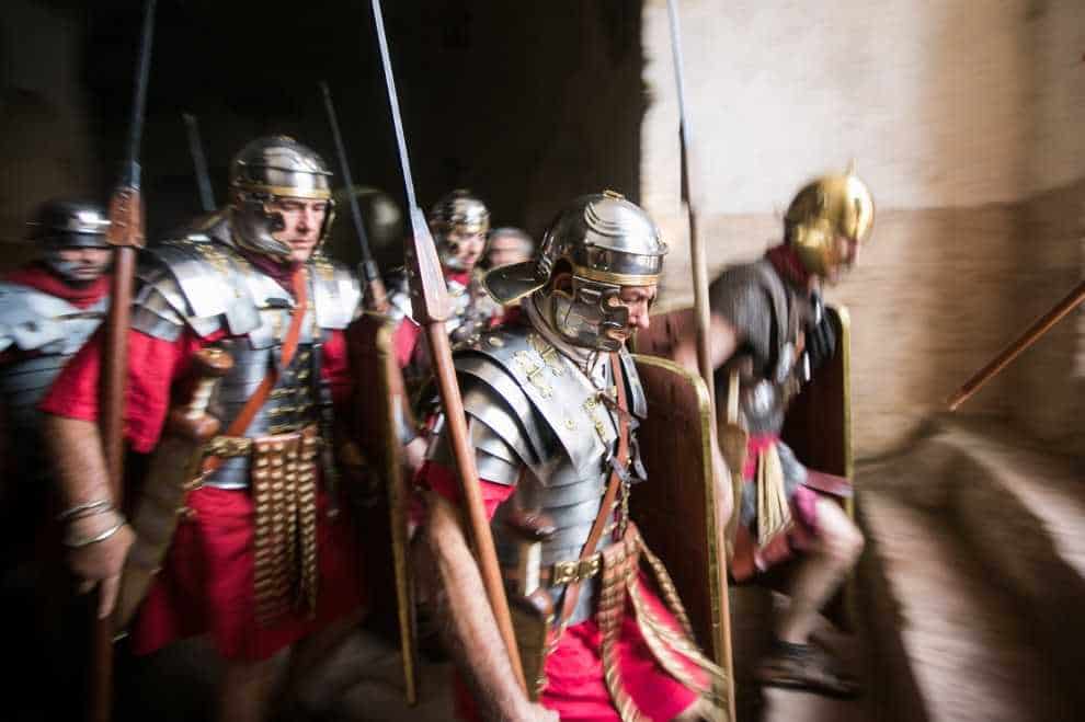 Giulio Cesare attraversa il Rubicone 