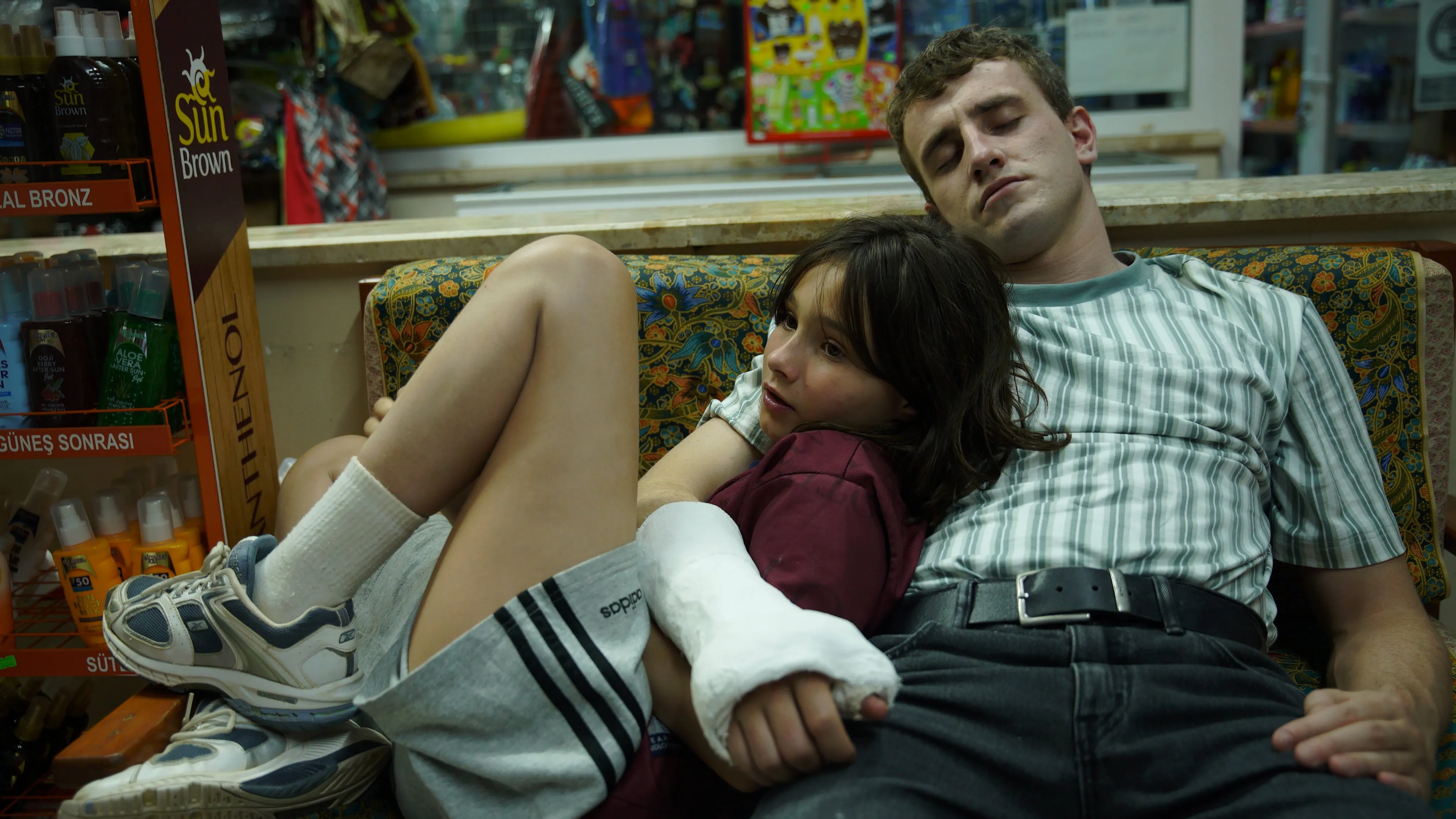 Aftersun, la recensione: la sofferenza invisibile agli occhi