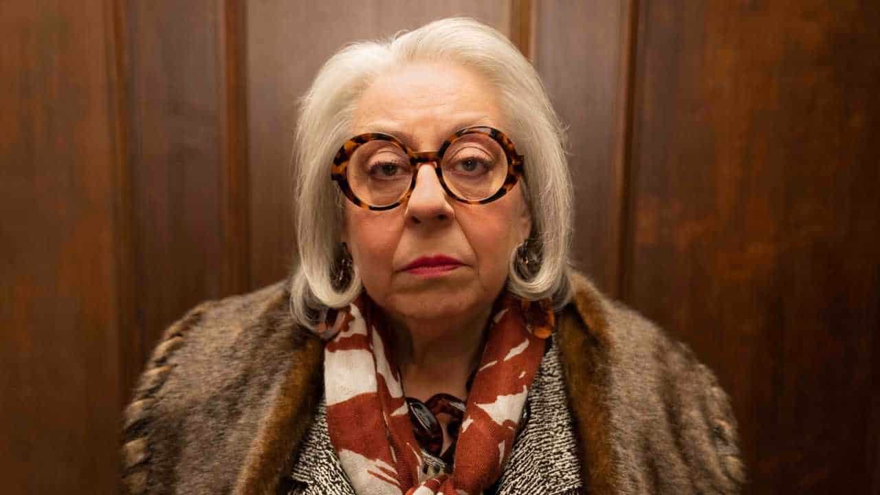 Only Murders in the Building non è solo una serie tv, ma un gioiello da recuperare https://www.wsj.com/articles/only-murders-hulu-bunny-folger-11657030771