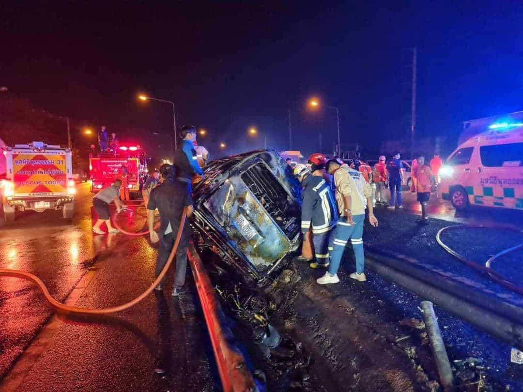 Tragico incidente in Thailandia, minivan fuori strada: 11 morti, tra cui 2 bambini