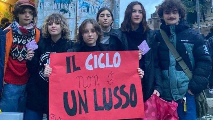 Il congedo mestruale nelle scuole: a che punto siamo