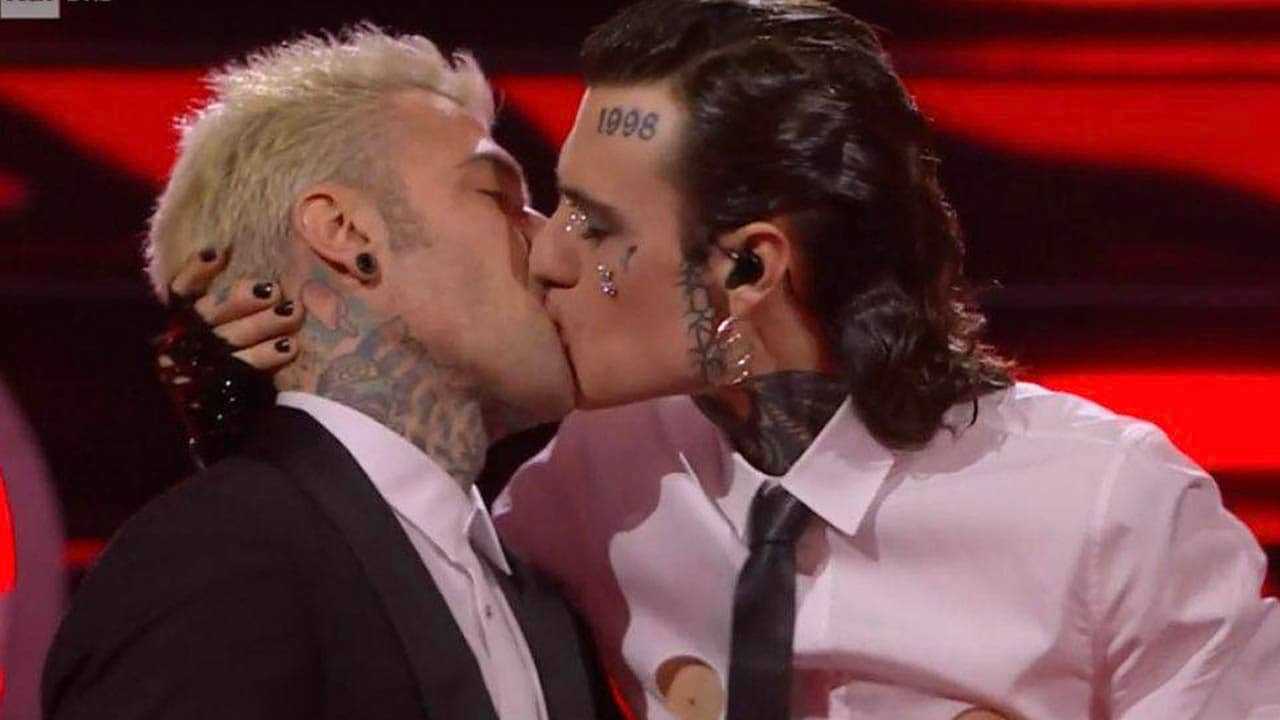 I look della finale di Sanremo 2023: esplosione di amore e libertà