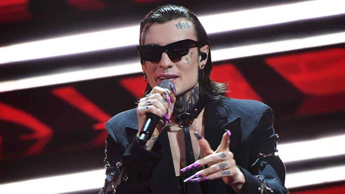 I look della seconda serata di Sanremo 2023: tra glitter e colori