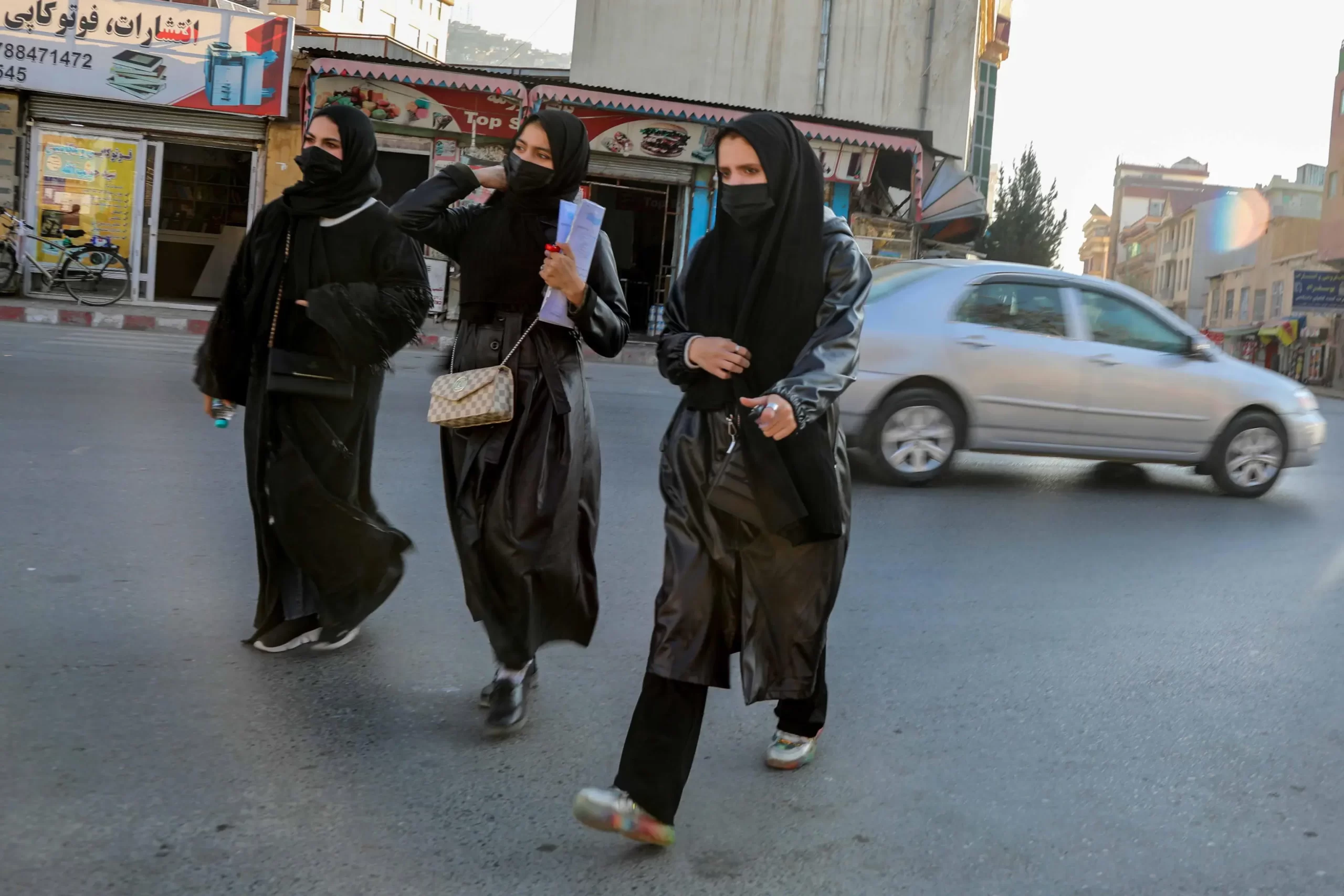 Afghanistan, si batteva per il diritto all’istruzione delle donne: arrestato a Kabul Afghanistan diritto istruzione donne