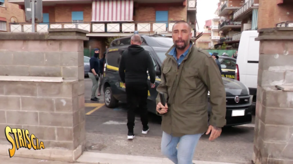 Striscia aggressione Brumotti