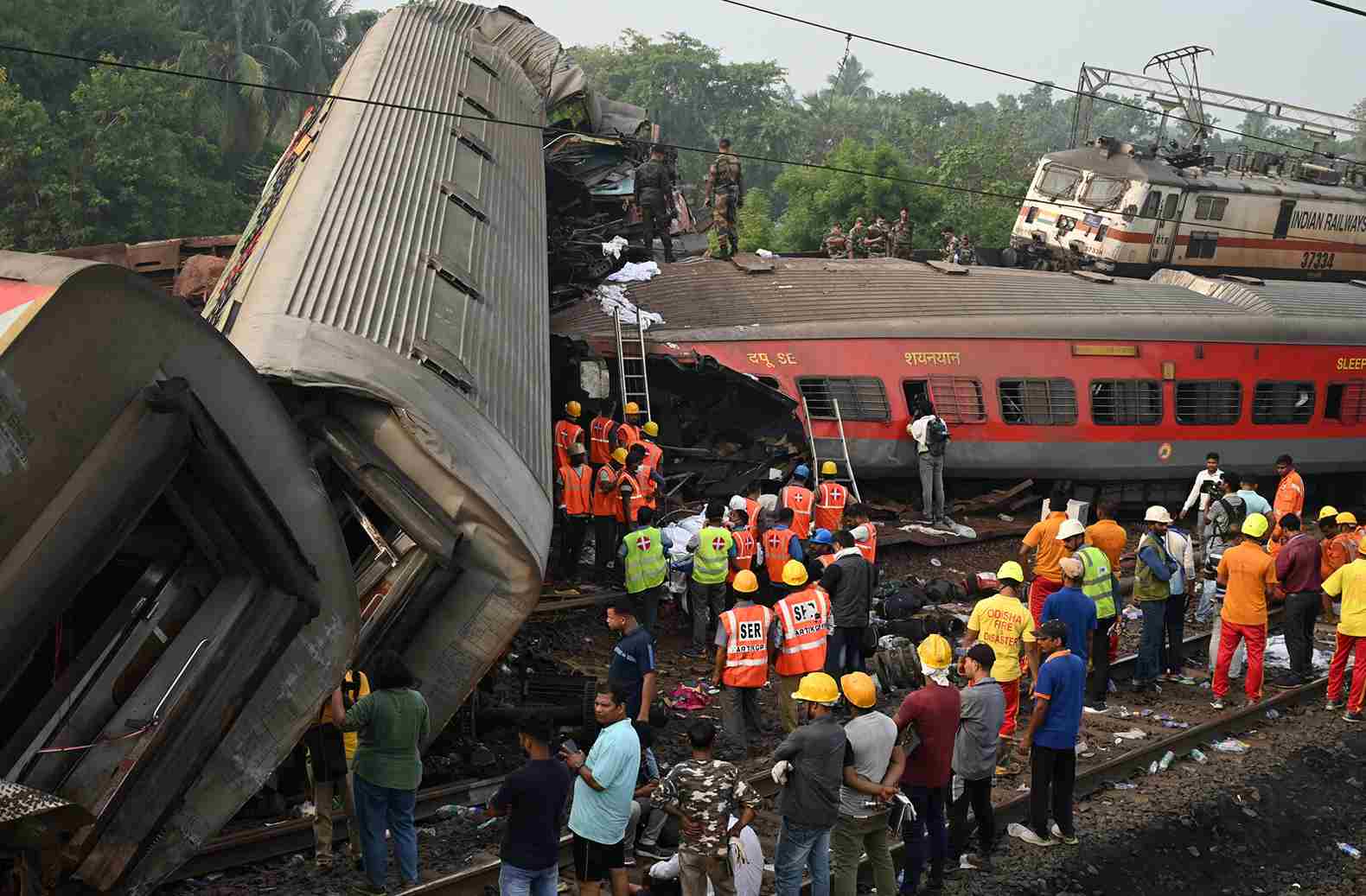 Catastrofe ferroviaria in India: 288 morti in uno scontro tra treni