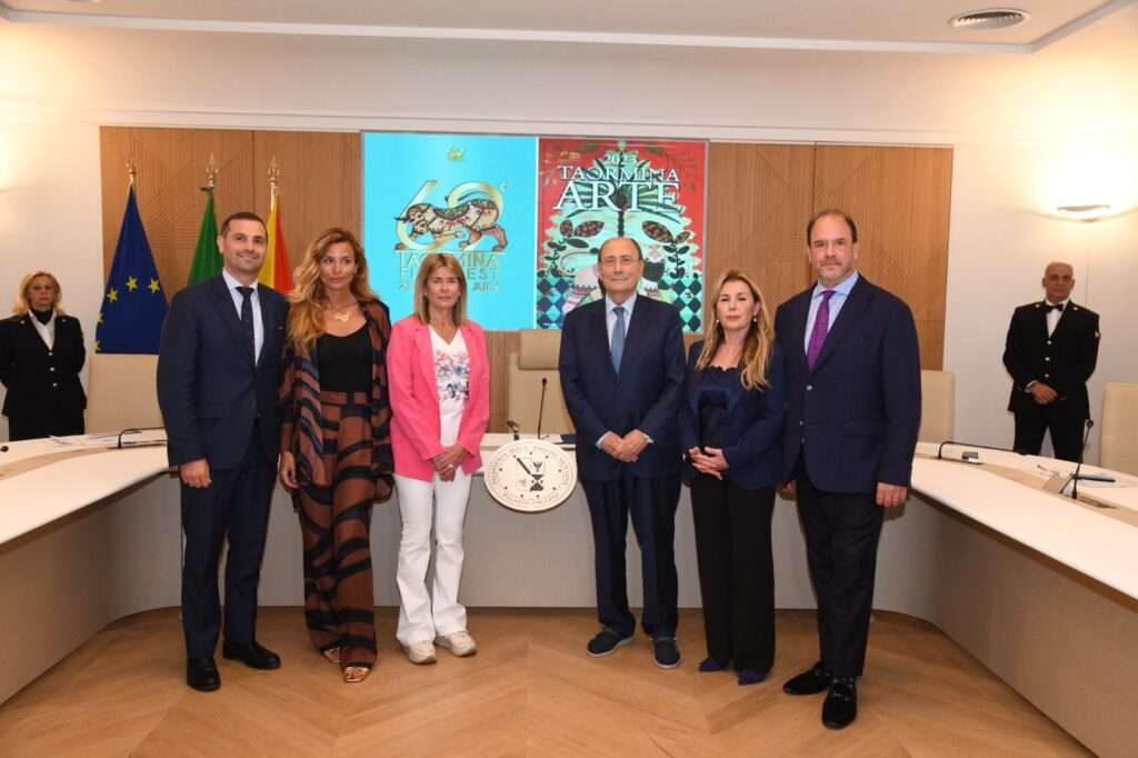 Beatrice Venez, Elvira Amata, Barret Wissman, Ester Bonafede e Roberto Schifami alla conferenza stampa per la presentazione delle "Taormina Film Fest" - Photo Credits: Giornale Nisseno