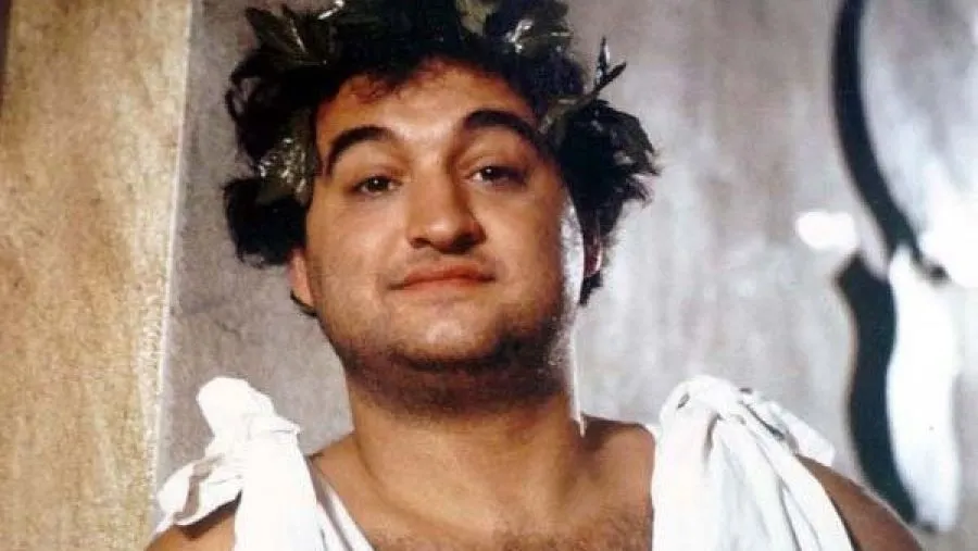 Animal House: il film cult di John Landis di nuovo in sala John Belushi in una scena del film "Animal House".