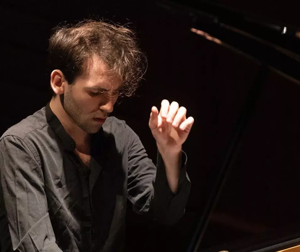 Alexandre Kantorow, chi è il “Giovane zar del pianoforte” acclamato dalla critica?