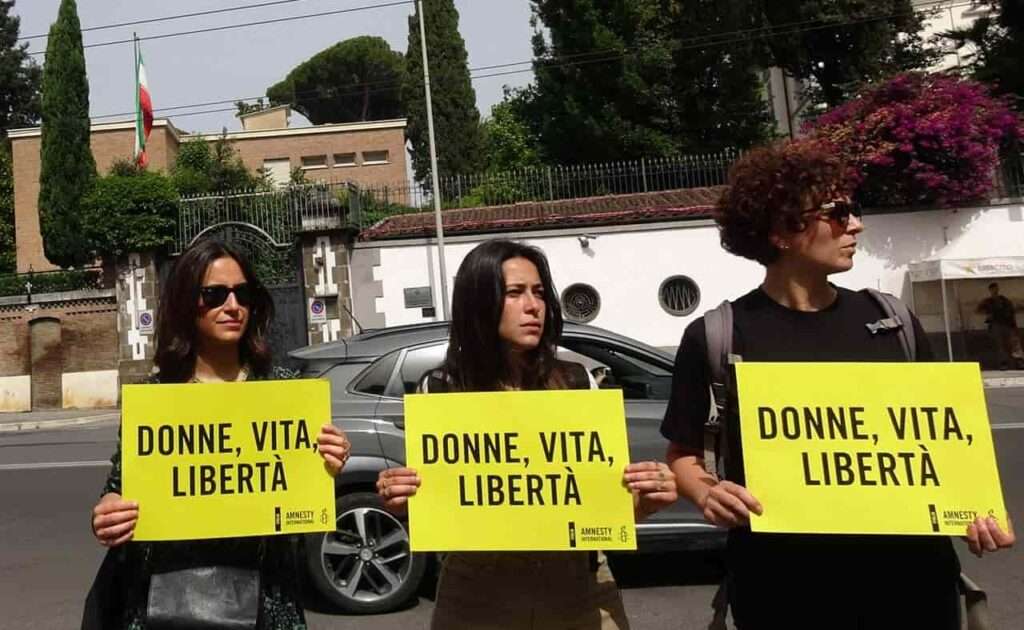 "Donne, vita, libertà"- Photo Credits Vita.it