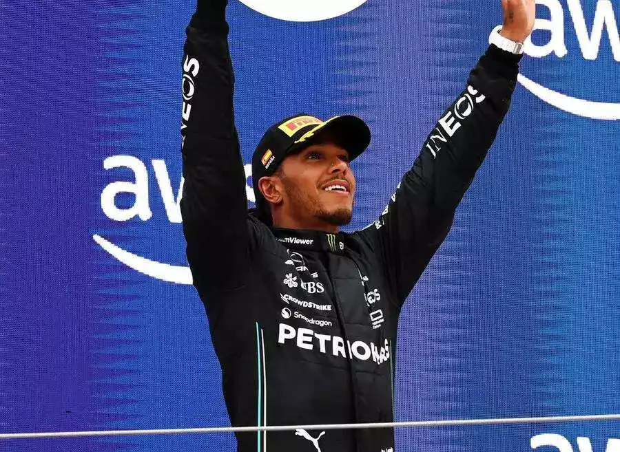 F1 | Lewis Hamilton già ferrarista: “Vedere vincere a Monza la Ferrari è fantastico”