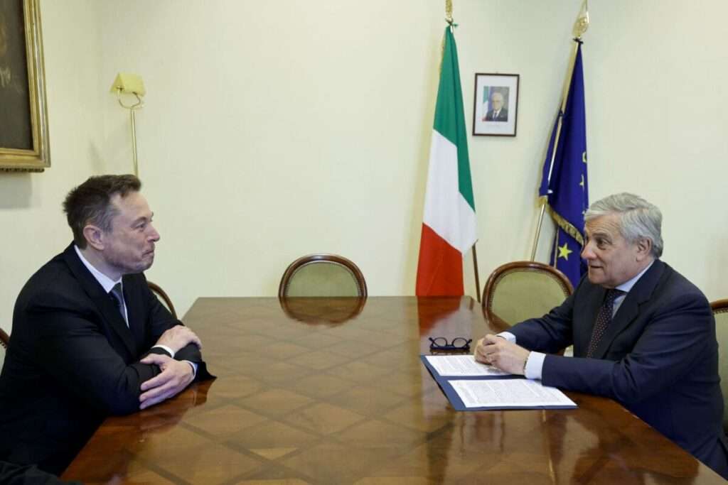 Elon Musk e Antonio Tajani- Photo Credits Fortune Italia