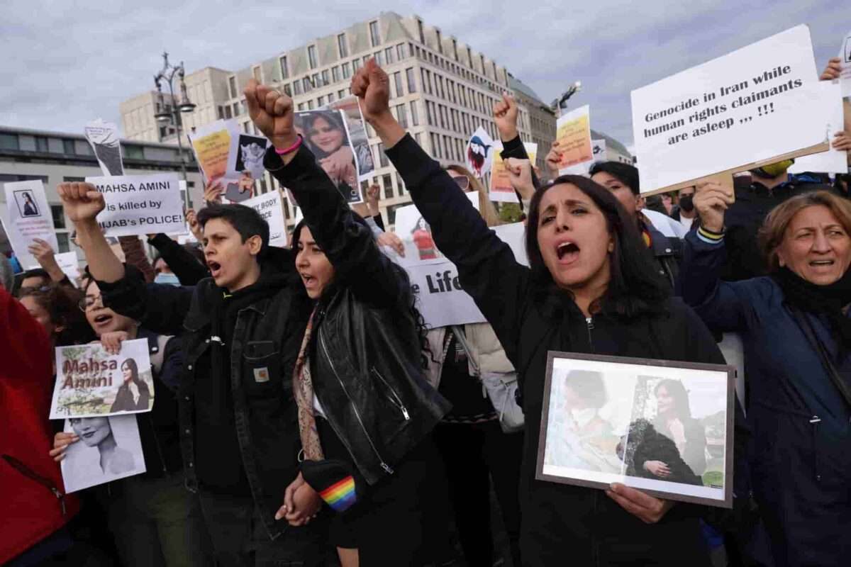 In Iran, purtroppo, ritorna la polizia religiosa: le donne sempre più violate