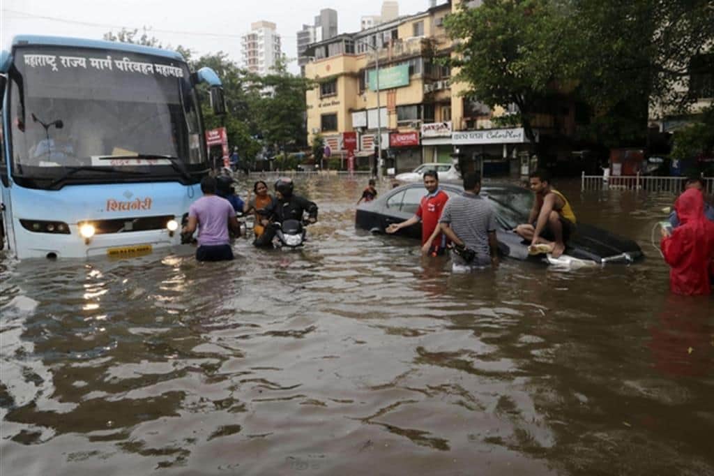 Strade allagate in India- Photo Credits Avvenire