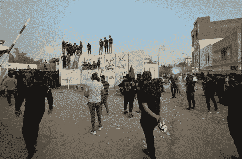 Proteste per il rogo del Corano, assaltata l’ambasciata svedese in Iraq Assalto all'ambasciata svedese in Iraq- Photo Credits Il Riformista
