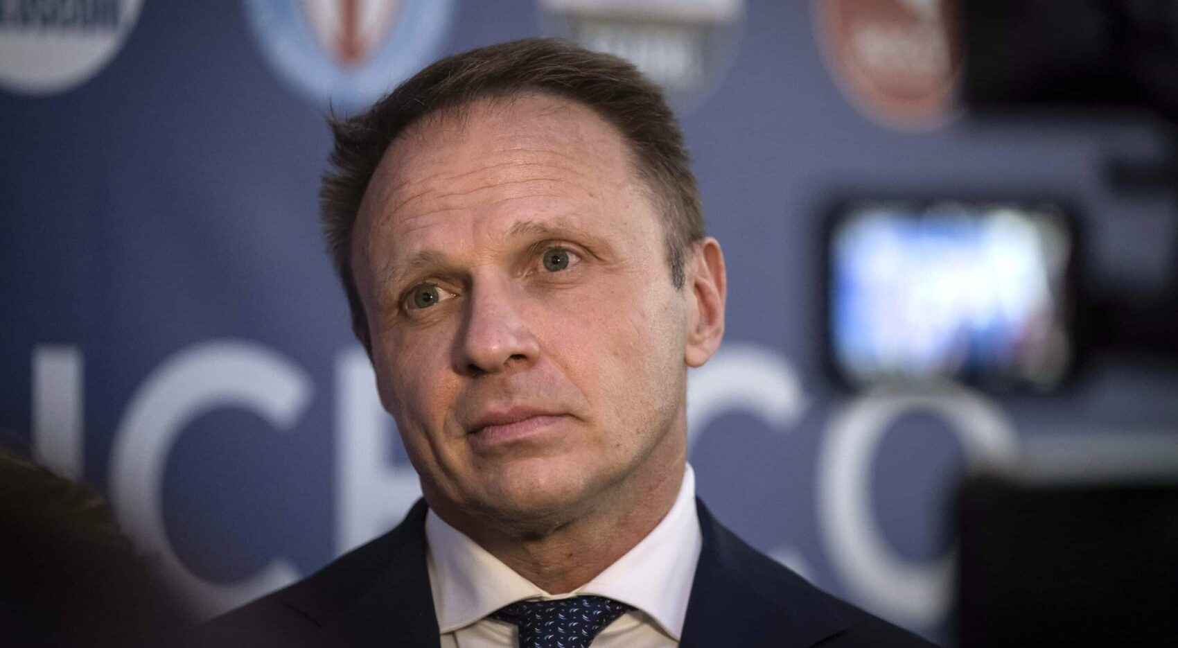 “In Italia i poveri mangiano meglio dei ricchi”: valanga di polemiche sulla frase del ministro Lollobrigida