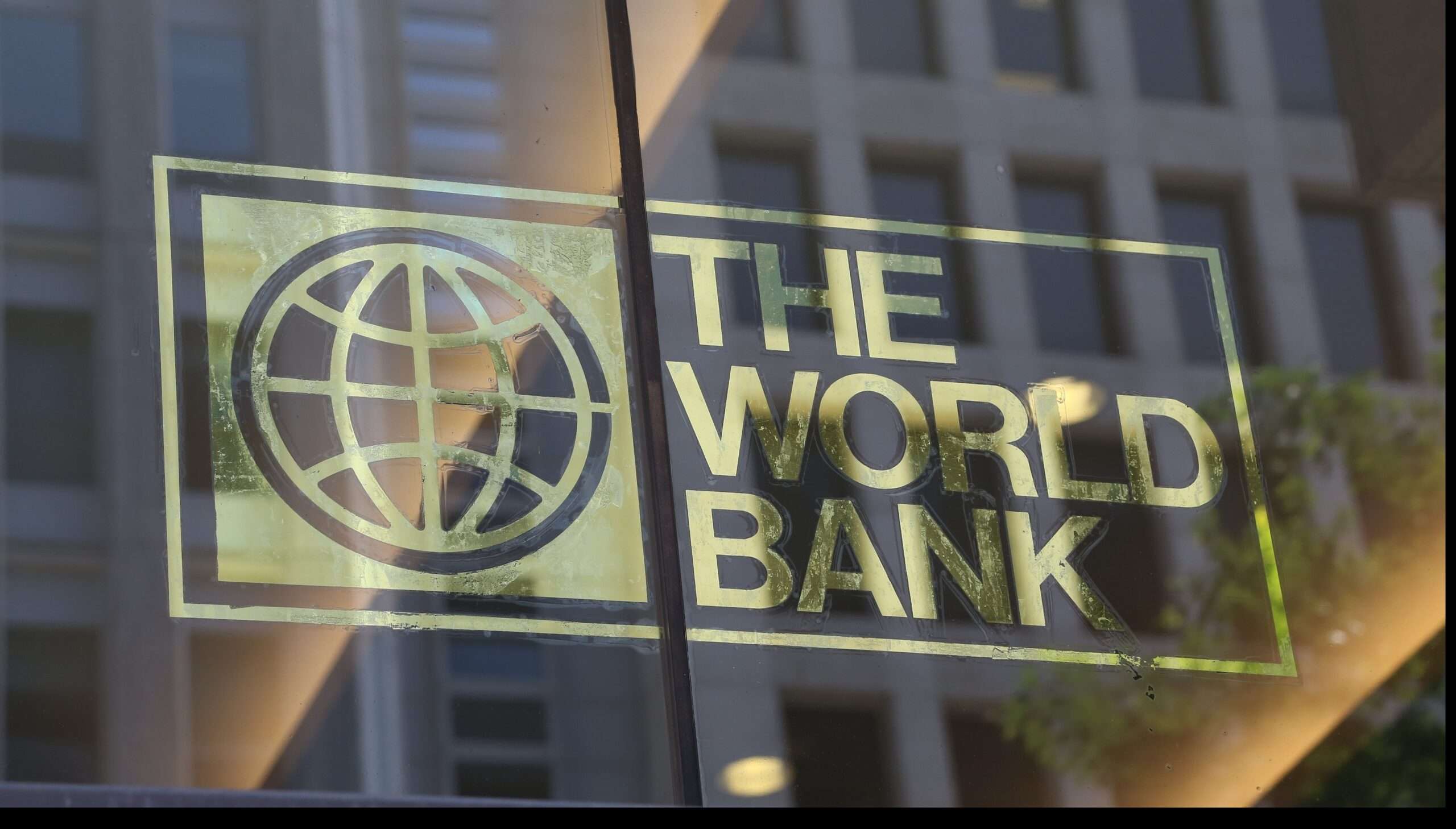 Uganda: la Banca Mondiale sospende i prestiti dopo la legge anti LGBT
